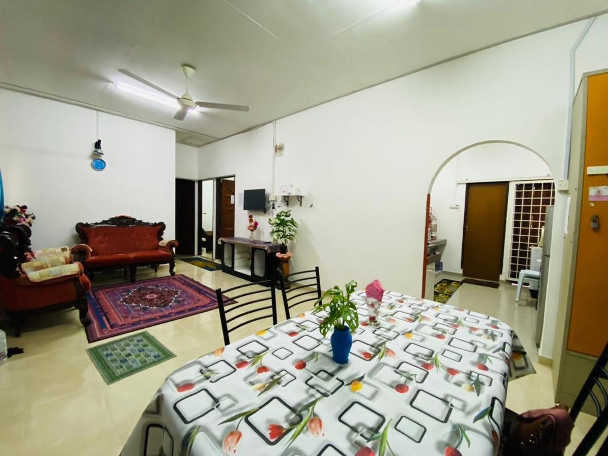 Homestay Ummi Куала-Тренгану Екстер'єр фото